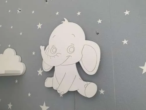 Lampka nocna słonik LED na baterie