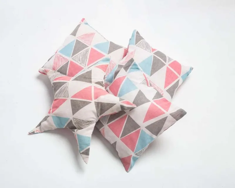 NAMIOT TIPI WIGWAM INDIAŃSKI RÓŻOWE TRÓJKĄTY