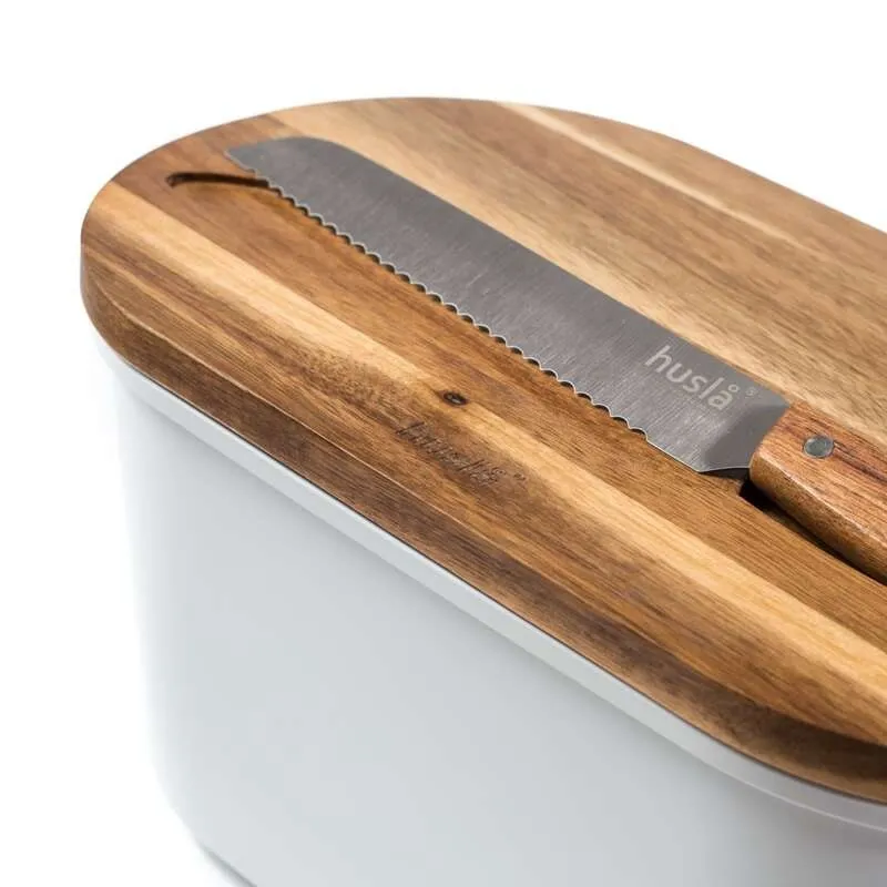 Plastikowy chlebak z deską do krojenia oraz nożem