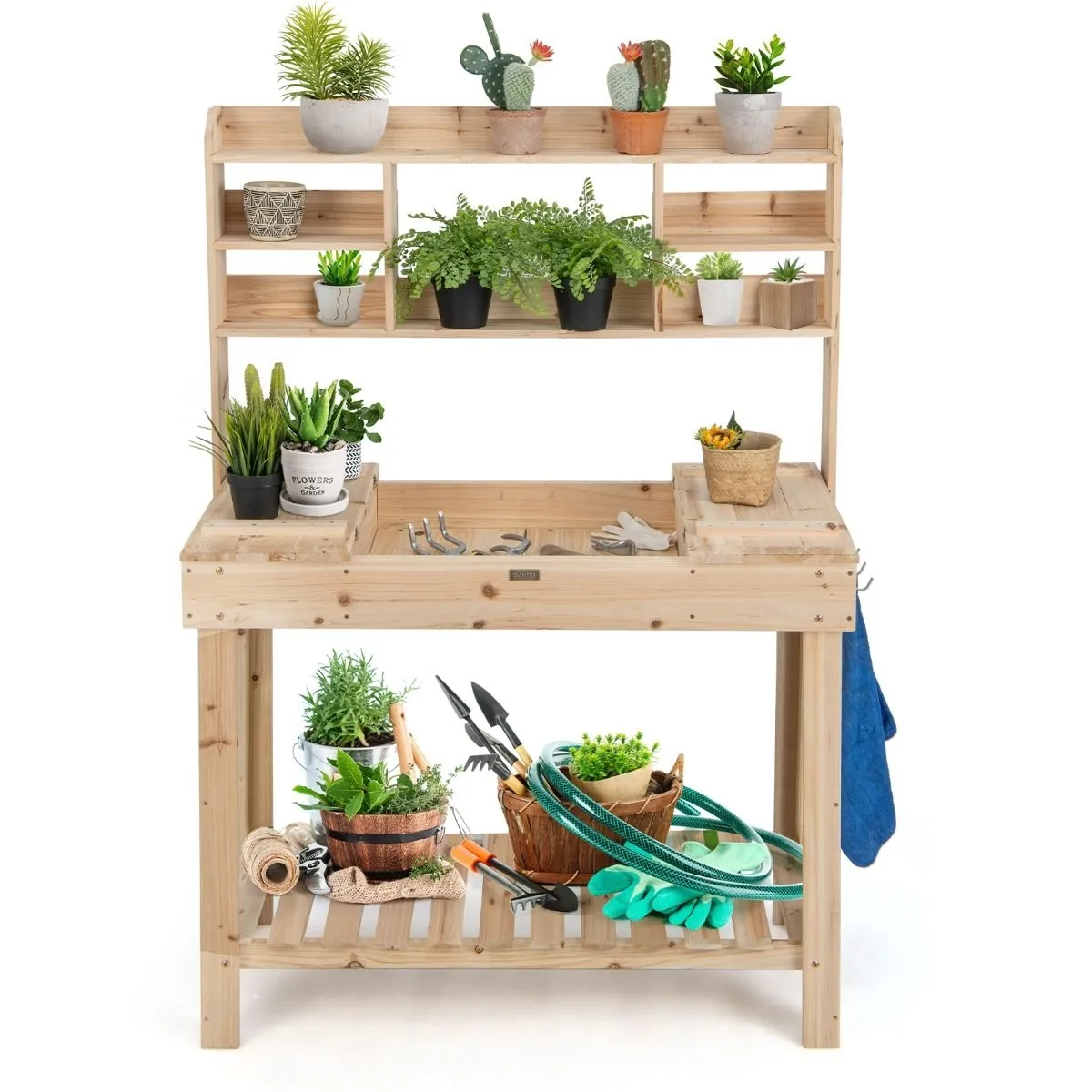 Drewniany stół ogrodowy z półkami