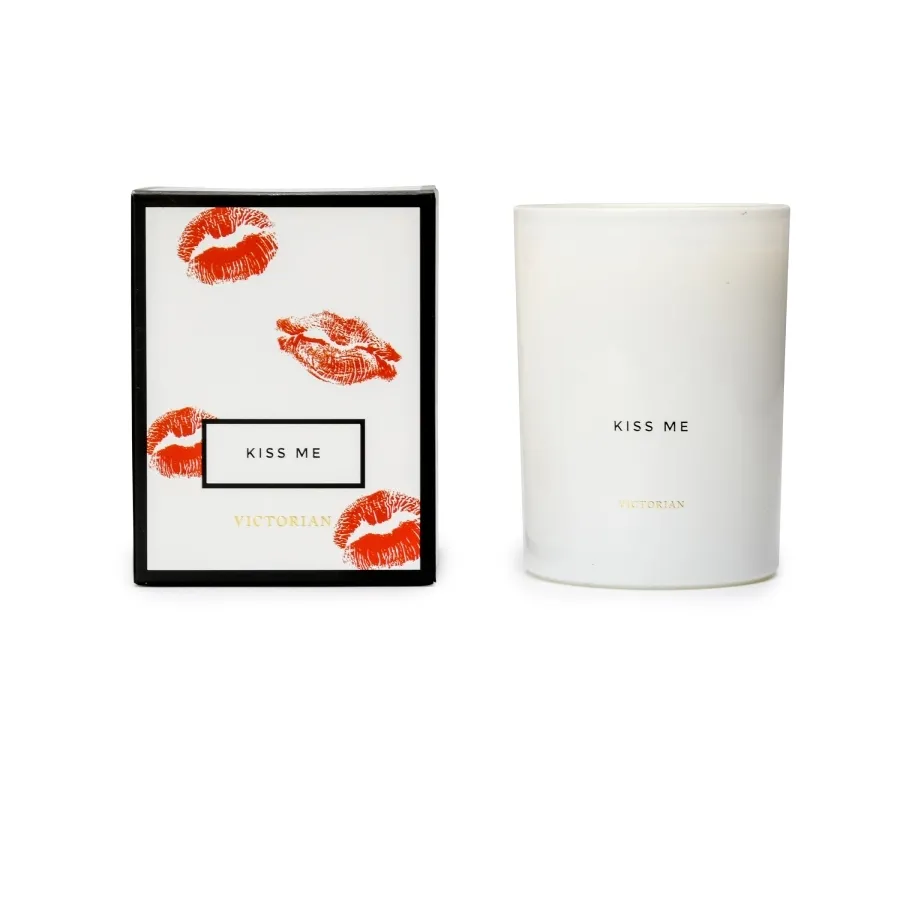 Świeca zapachowa Kiss Me Kiss and Love Victorian