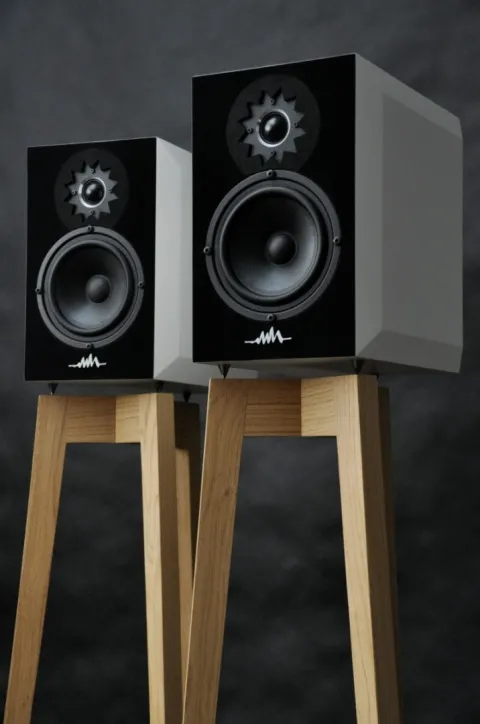 Kolumny z podstawkami Kultura dźwięku Scratch