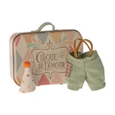 ubranko clown w walizce Maileg