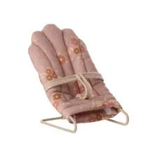 metalowy leżaczek my rose Maileg