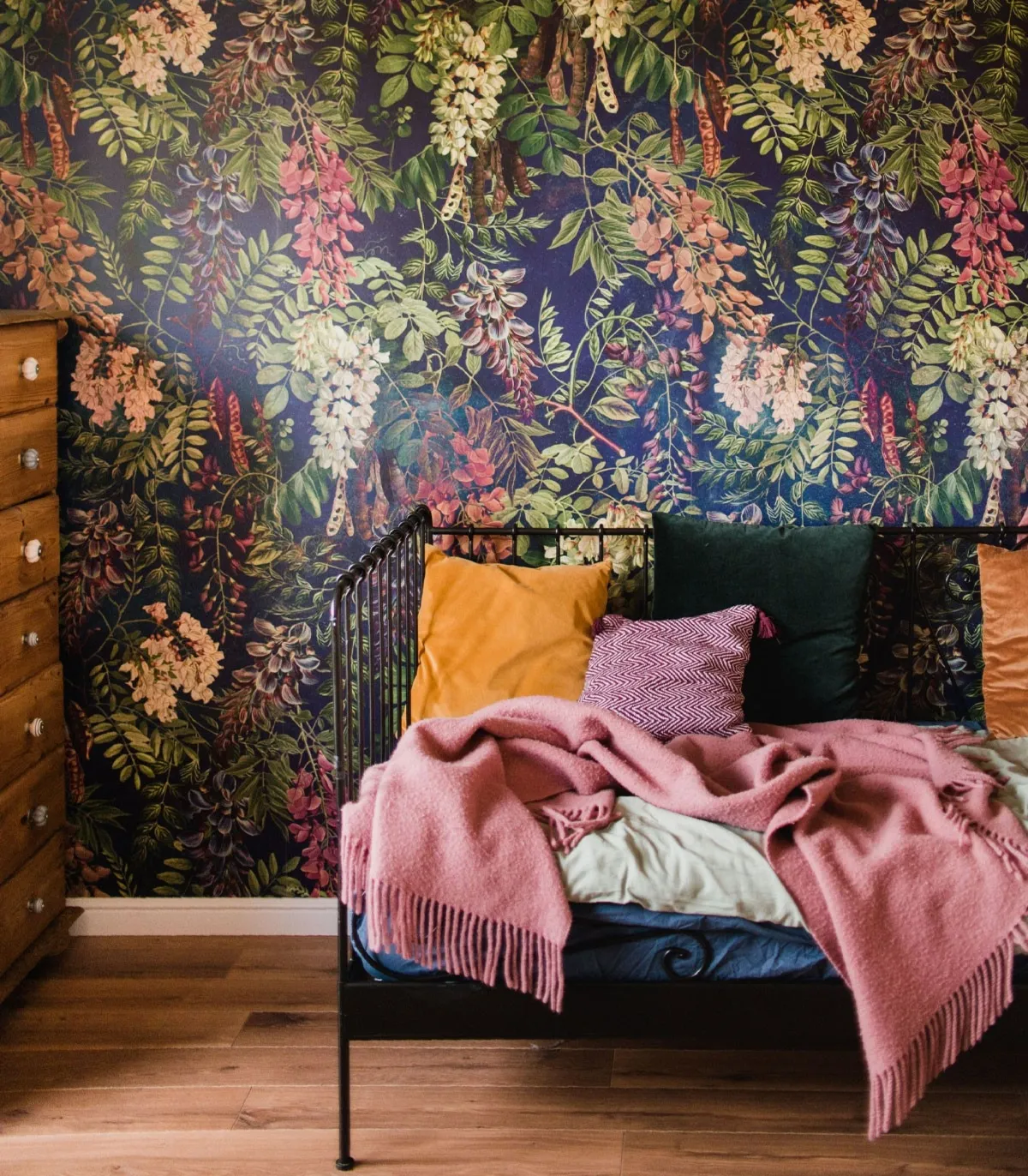 Tapeta Wallcolors - Acacia Dark Blue