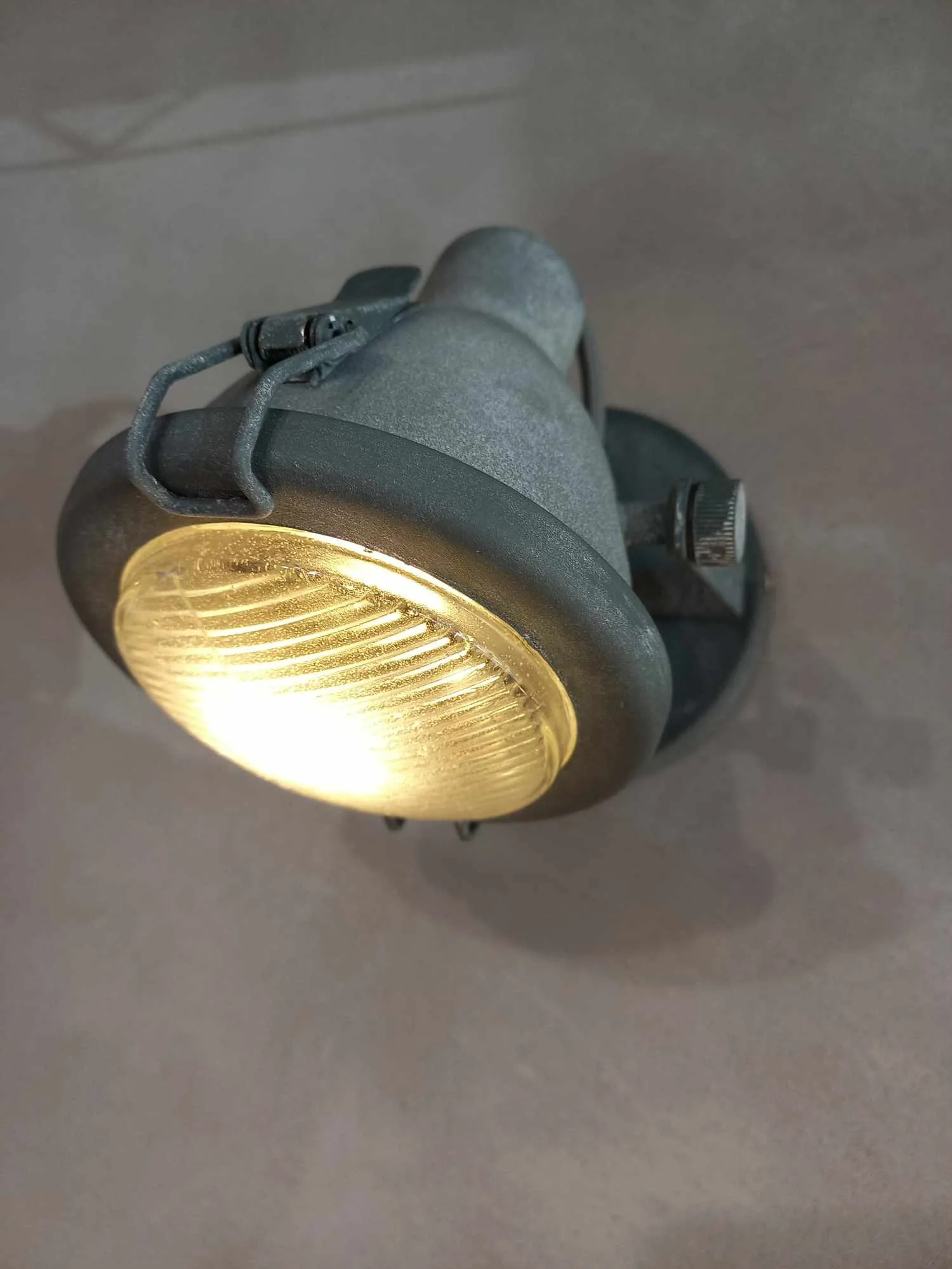 TOBRUK CONCRETE WALL AZzardo kinkiet