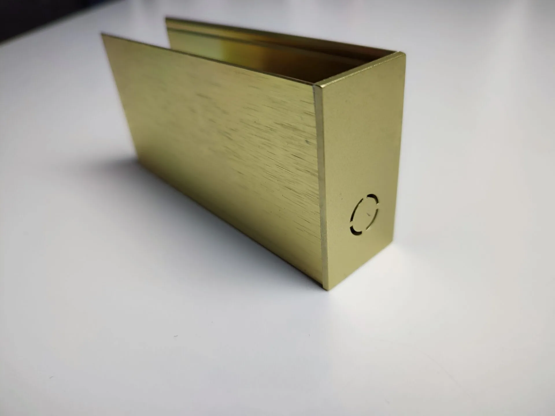 ALFA ZŁOTA szyna magnetyczna natynkowa 52 AZzardo anodowana - 1 metr