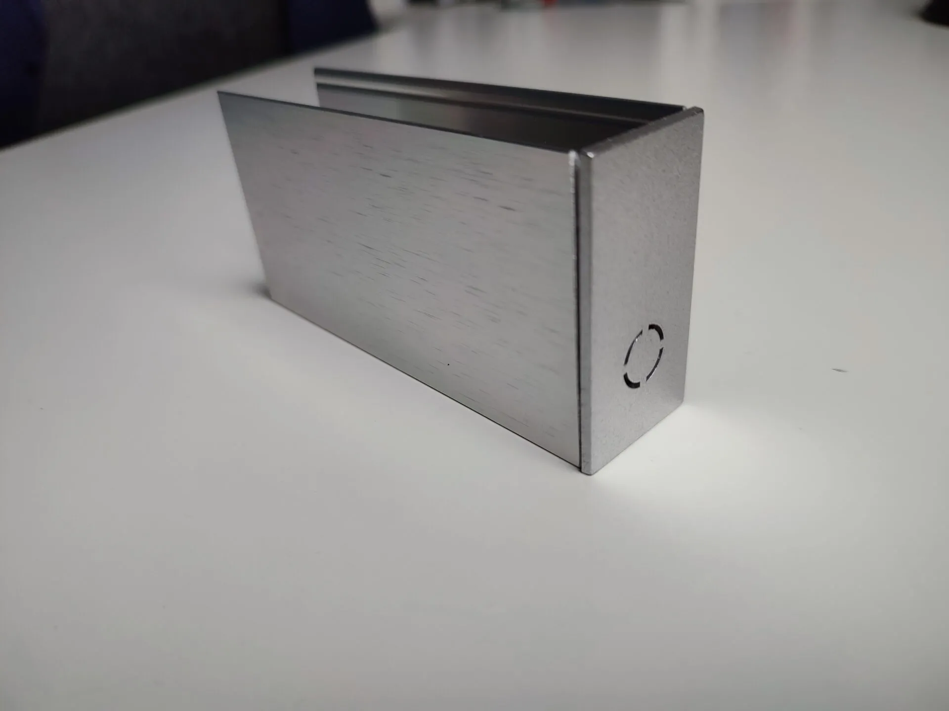 ALFA SREBRNA szyna magnetyczna natynkowa 52 AZzardo anodowana - 3 metry