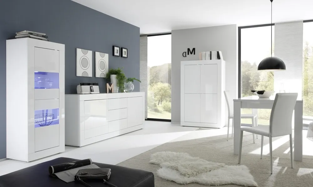 Komoda wysoka z drzwiami biała wysoki połysk 102 cm Basic