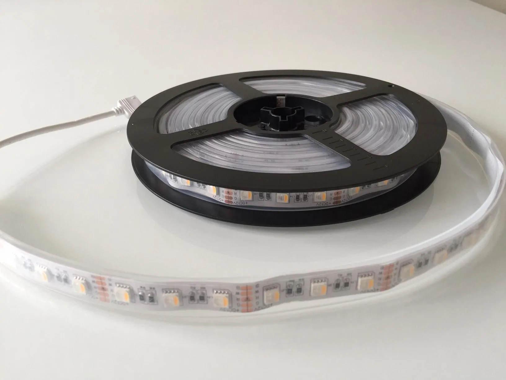 Kolorowe taśmy ledowe - RGBW - biały ciepły - jeden chip - IP65