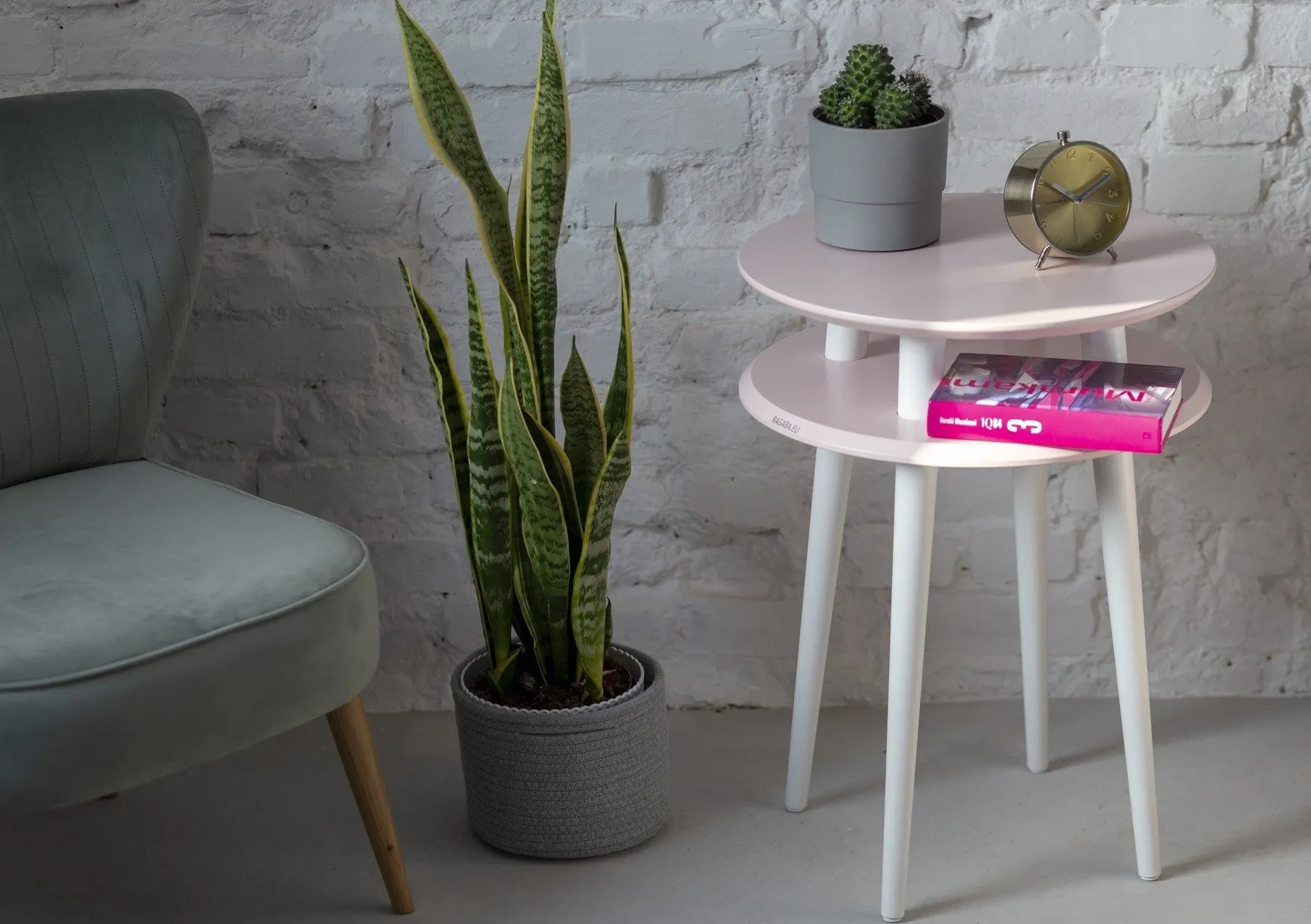 Stolik Kawowy UFO śr. 45cm wys. 61cm - Różowy / Białe Nogi