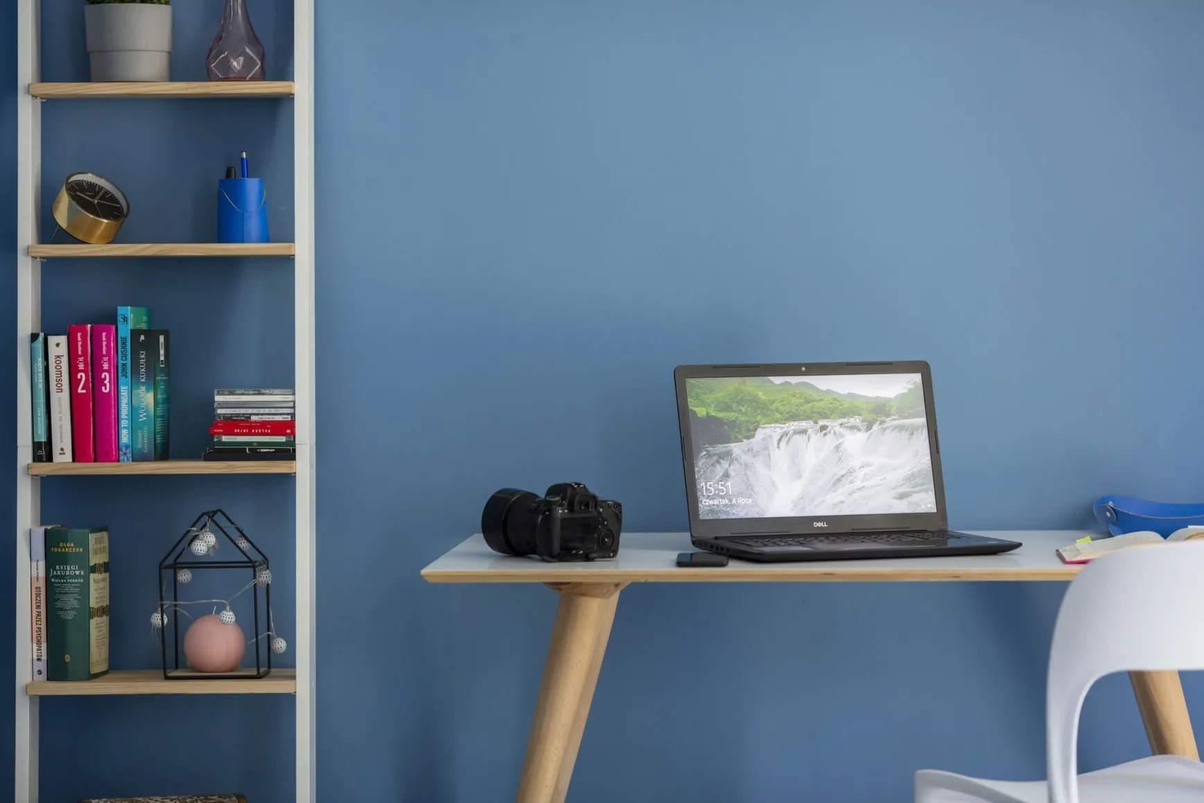 Regał Drabinka ASHME z Lusterkiem 45x35x180cm - Jesionowe Półki/Czerwona