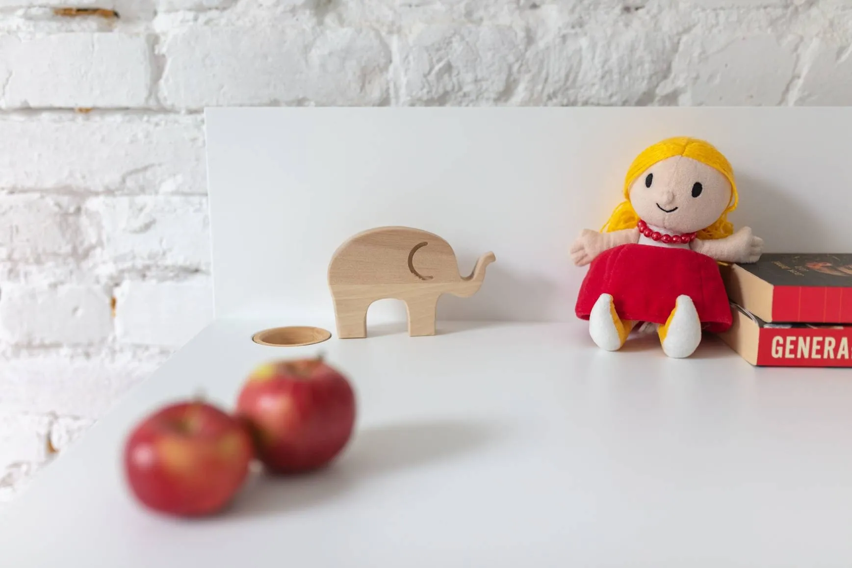 Biurko Jesionowe LUKA 65x50cm Ciemny Koralowy