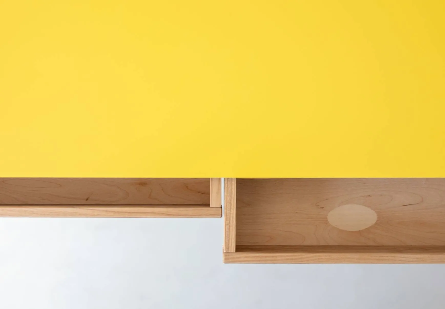 Jesionowe Biurko Narożne LUKA 135cm x 85cm Szałwiowy LEWE