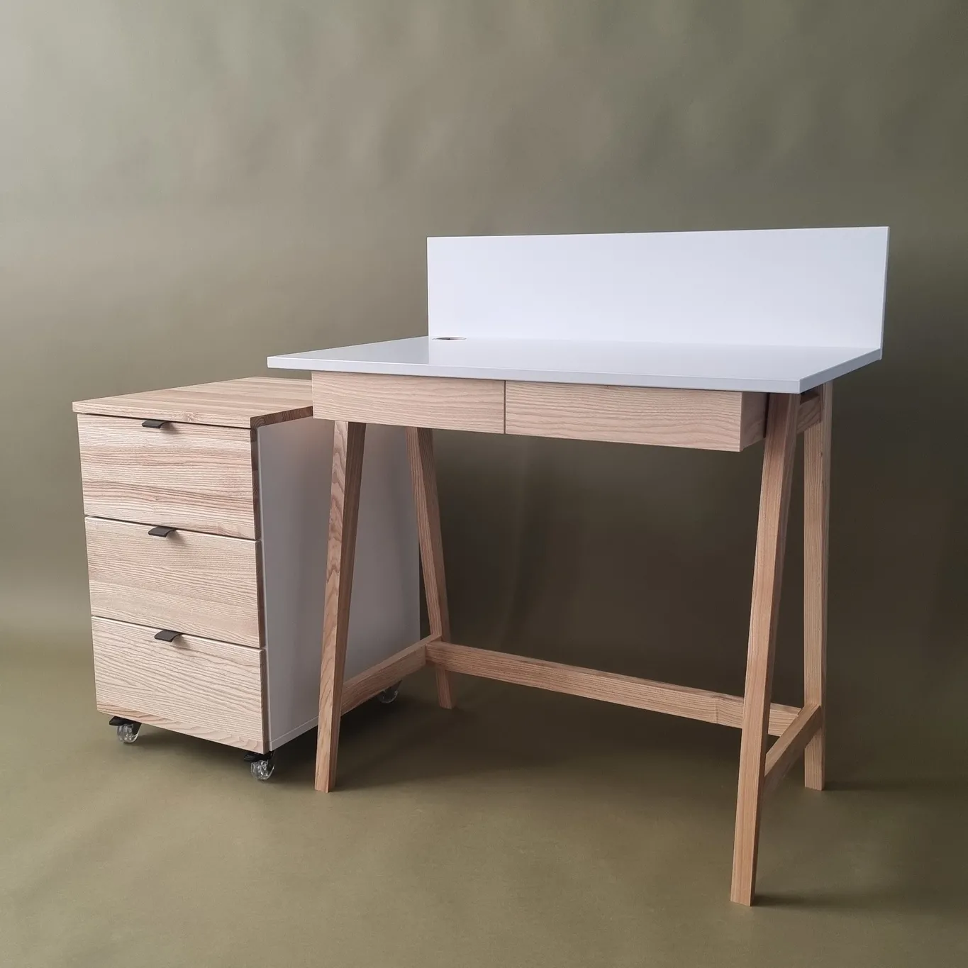 Kontenerek Biurowy LUKA z Kółkami 41x50cm Orzech Szałwiowy