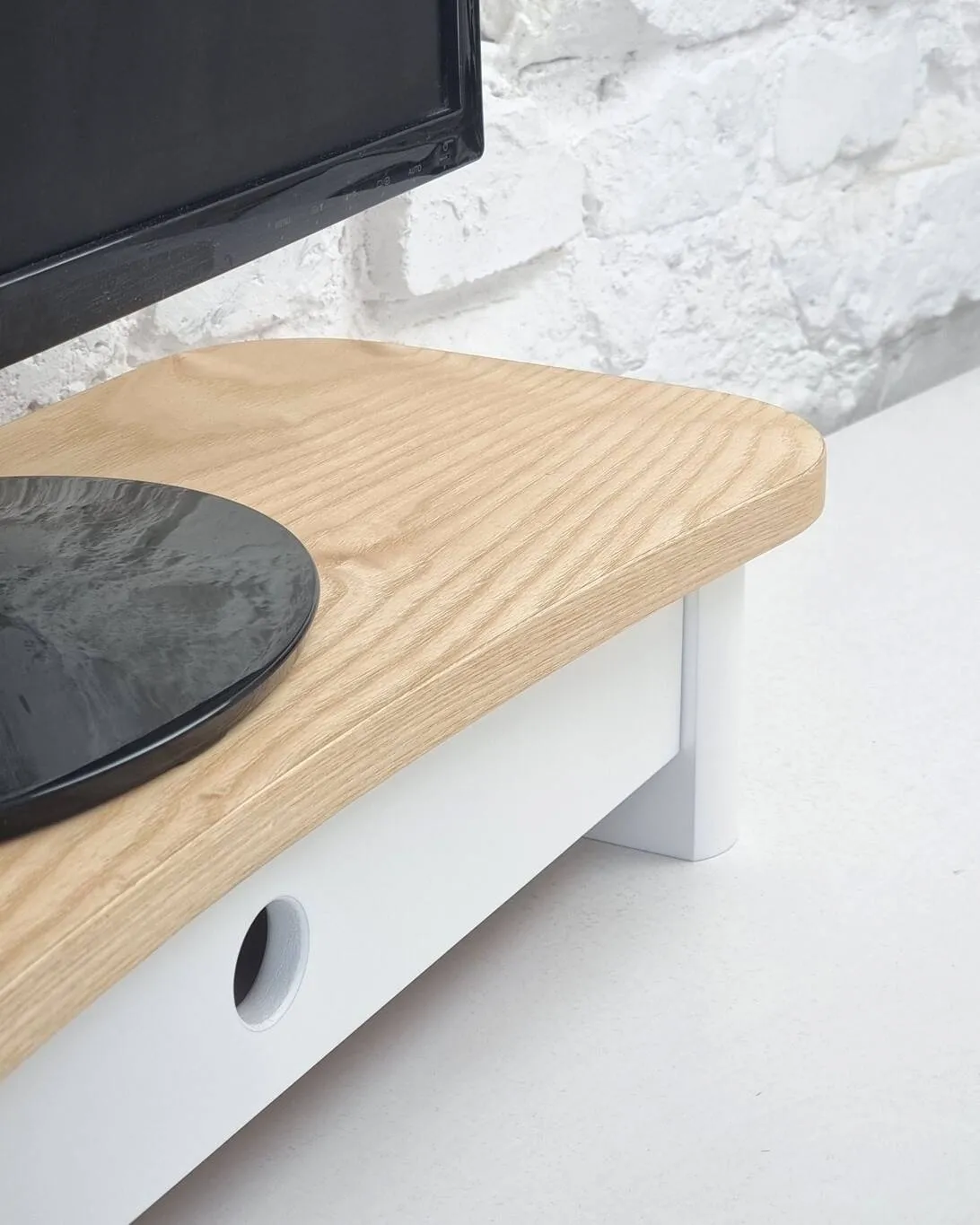 Podstawka Pod Monitor JUBI 60cm Jesion Czarna