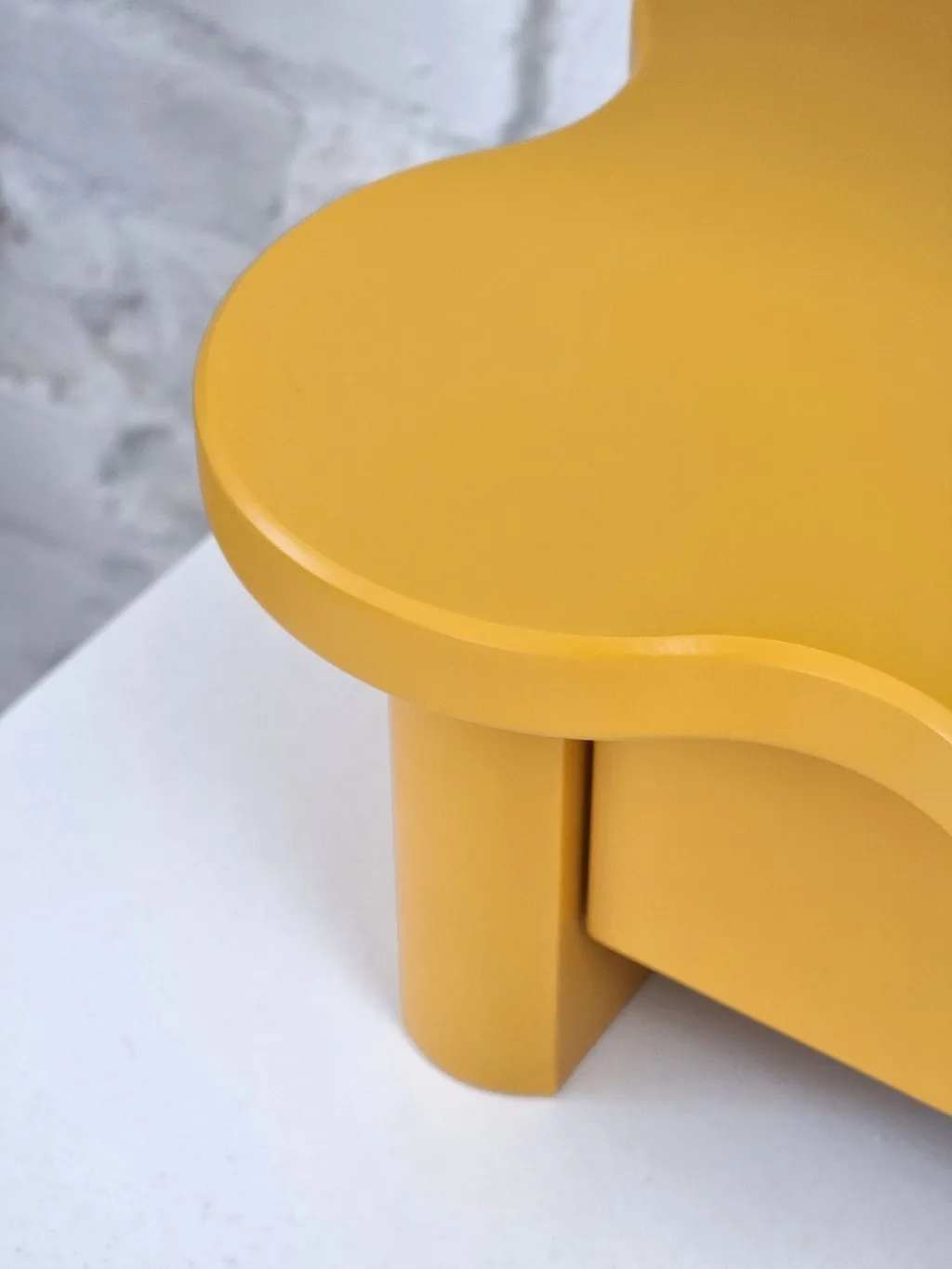 Podstawka Pod Monitor z Szufladami FLOWER 109cm Kawa z Mlekiem