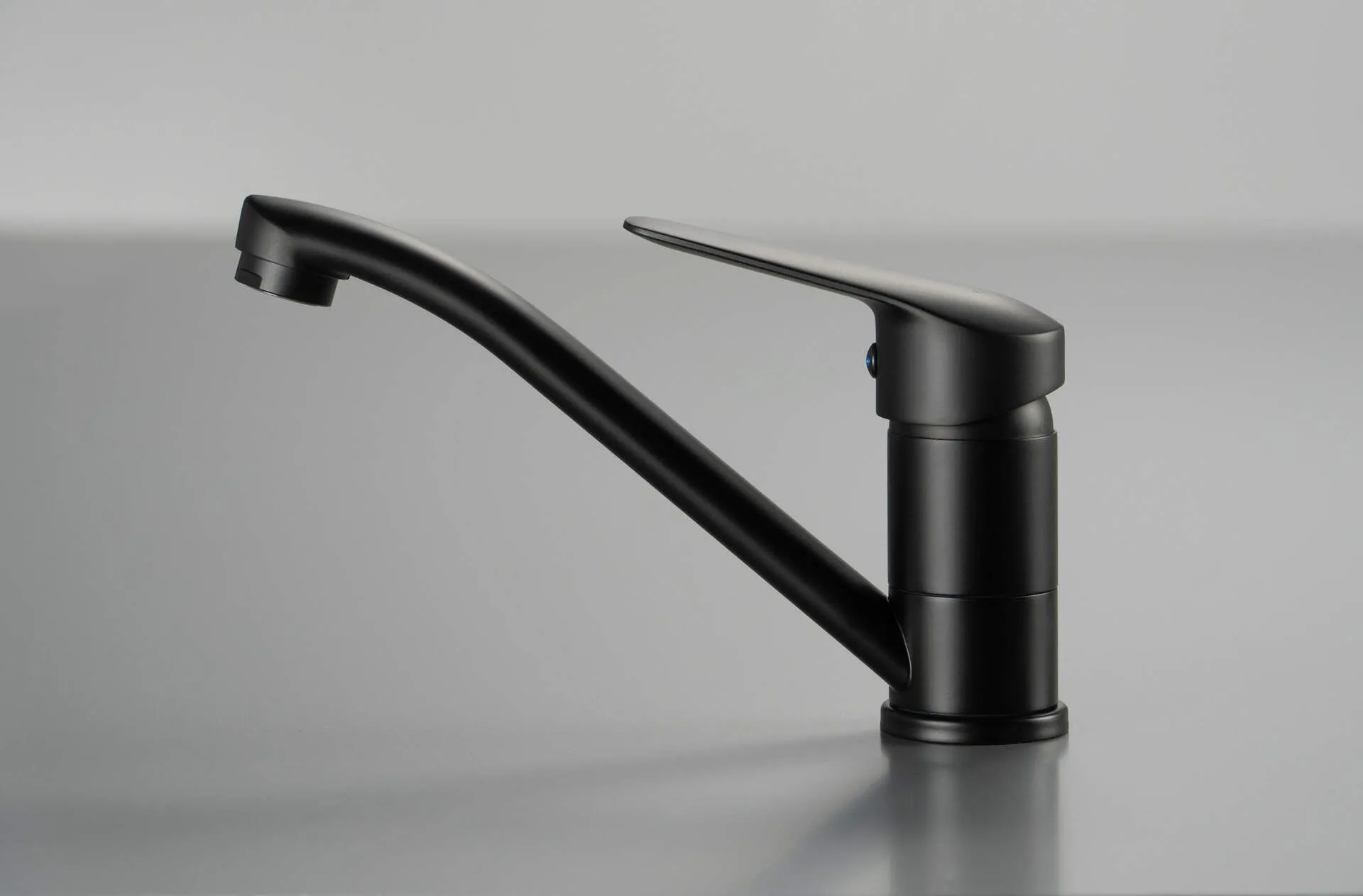 Deante Boro BMO_N26M Bateria umywalkowa z obrotową wylewką Nero