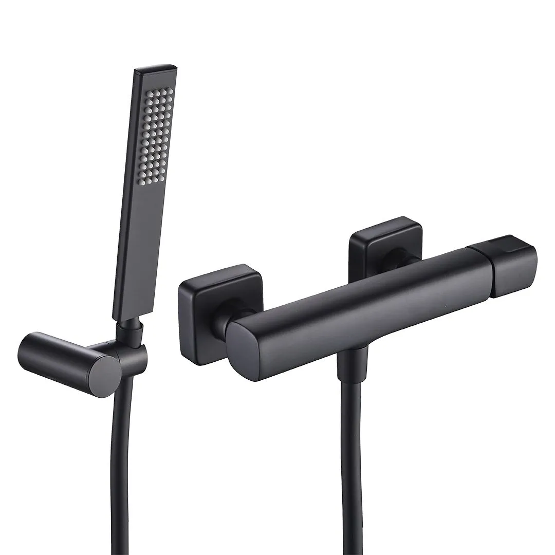 LAVEO Tores - bateria natryskowa ścienna z zestawem natryskowym