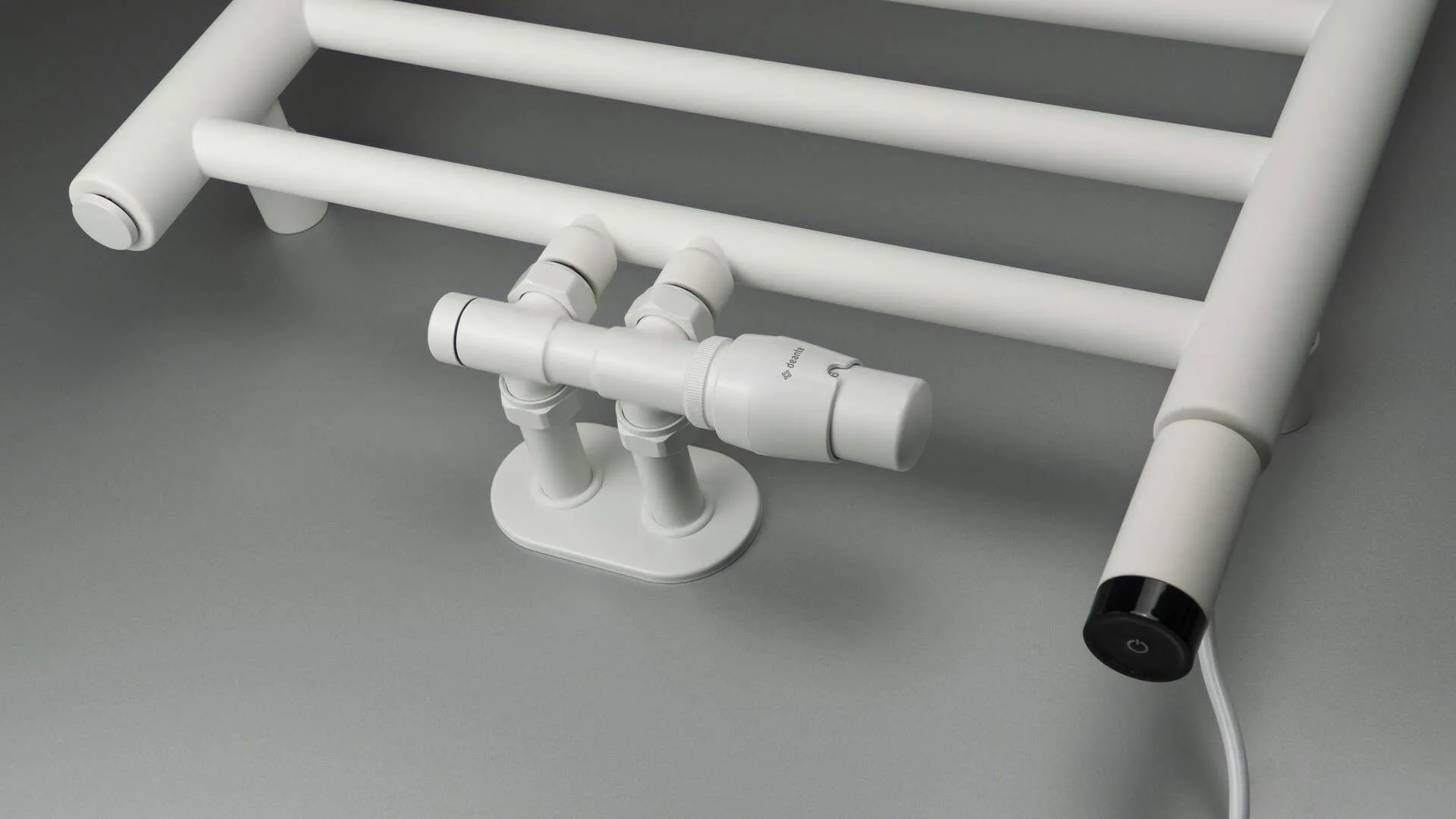 Deante Grzejnik łazienkowy - wysokość 85 cm