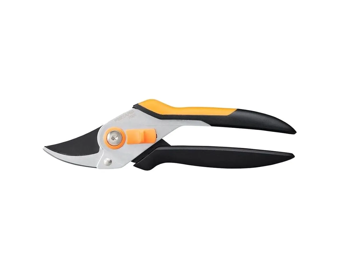 Fiskars SOLID BYPASS PRUNER METAL P331 Size M (1057163)