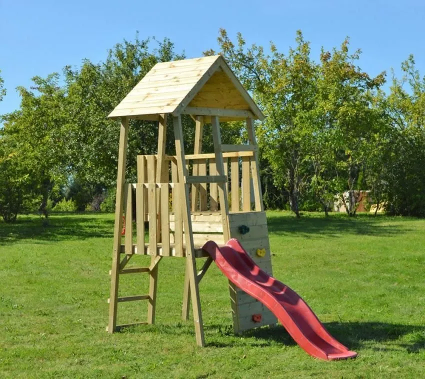 Wendy Toys Drewniany domek na palach do wspinaczki królik ze zjeżdżalnią czerwony