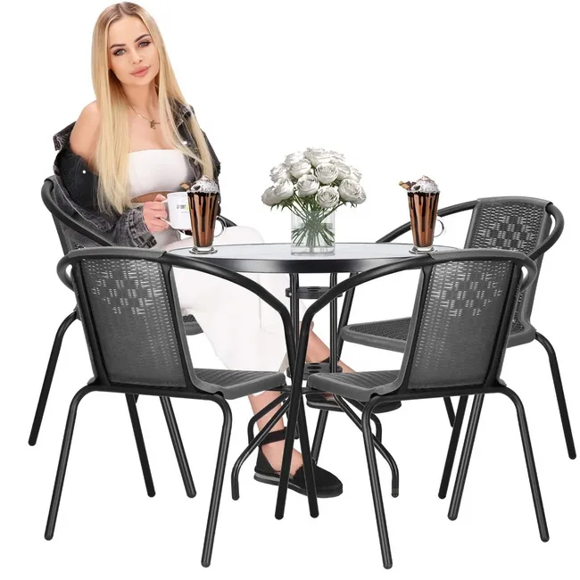 Meble ogrodowe: 4 krzesła plecione i okragły stół ze szklanym blatem zestaw na taras czarno-szary
