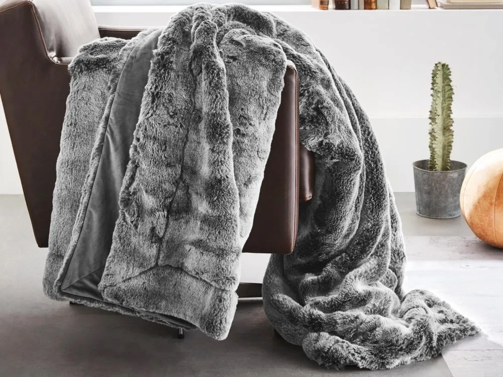 Koc BUGATTI Fur Grey futrzany 3885-800 150/200