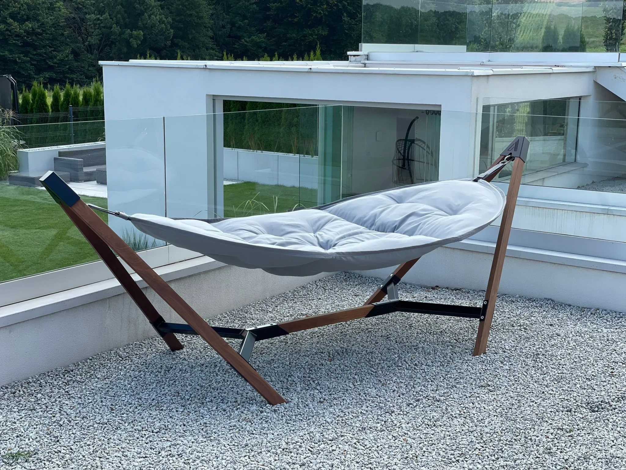 Hamak ogrodowy z drewna egzotycznego