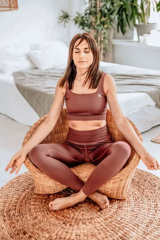 Krzesło rattanowe Indigo do jogi jasne