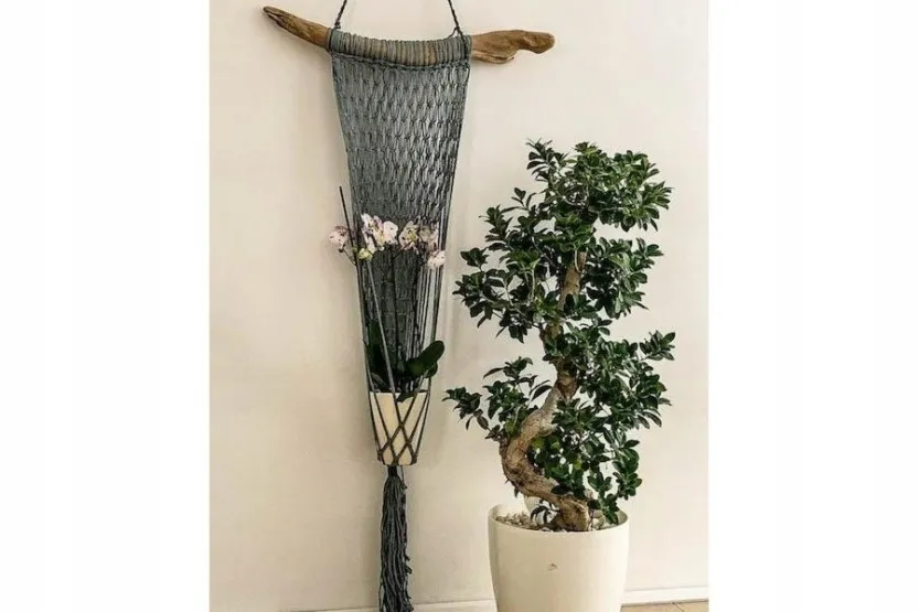 Długi kwietnik makrama - czarny