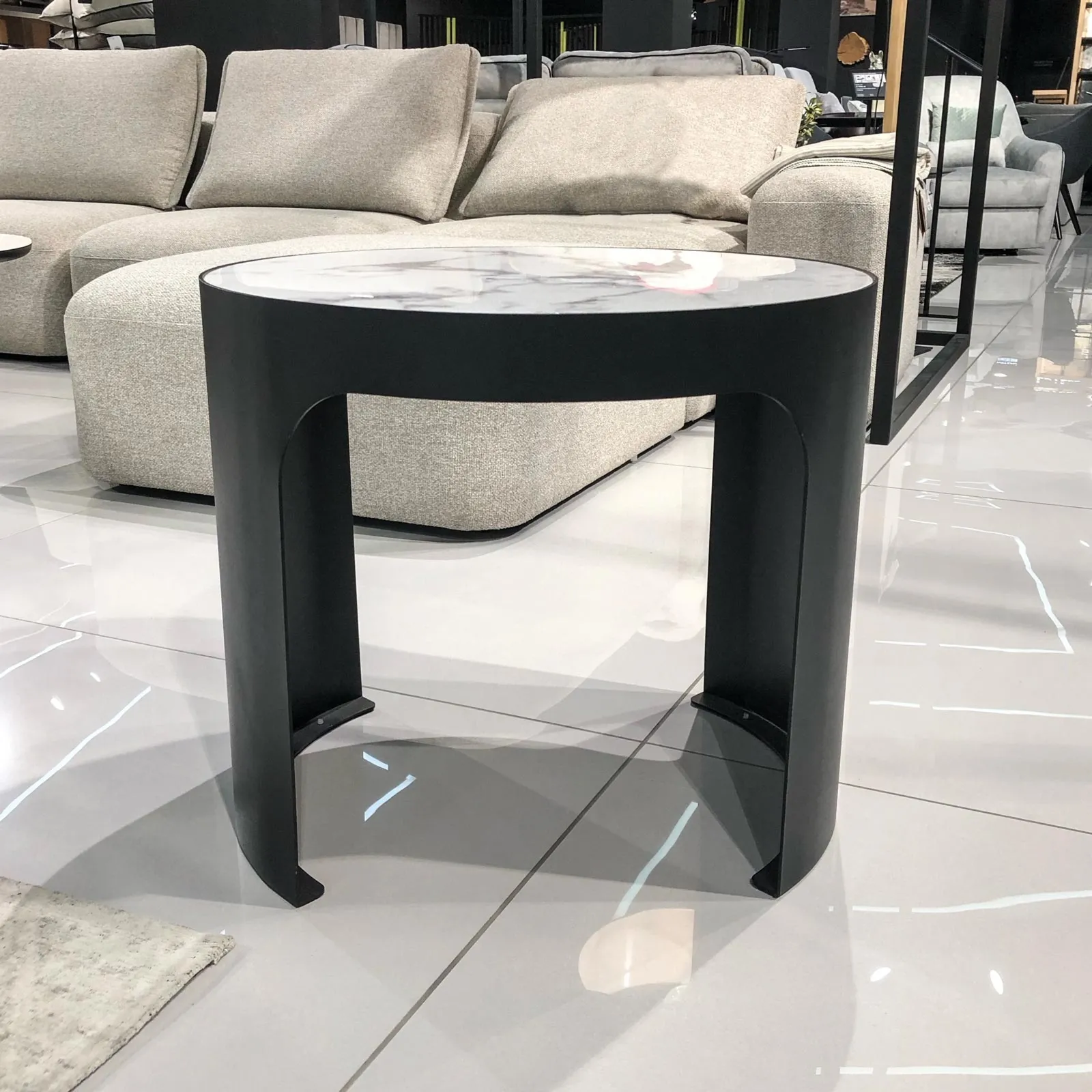 Biało czarny marmurowy stolik kawowy T056B - wyprzedaż ekspozycji