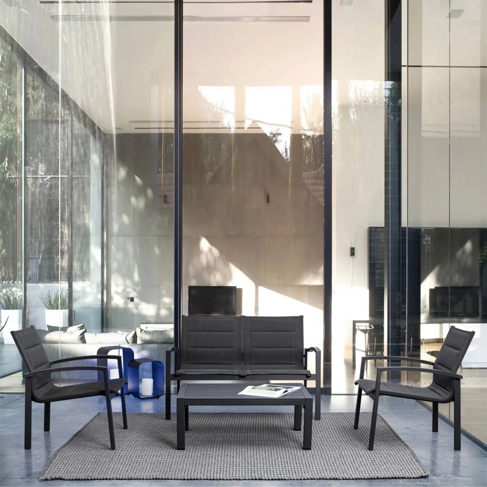 Zestaw ogrodowy Lumiere 4-elementowy czarny