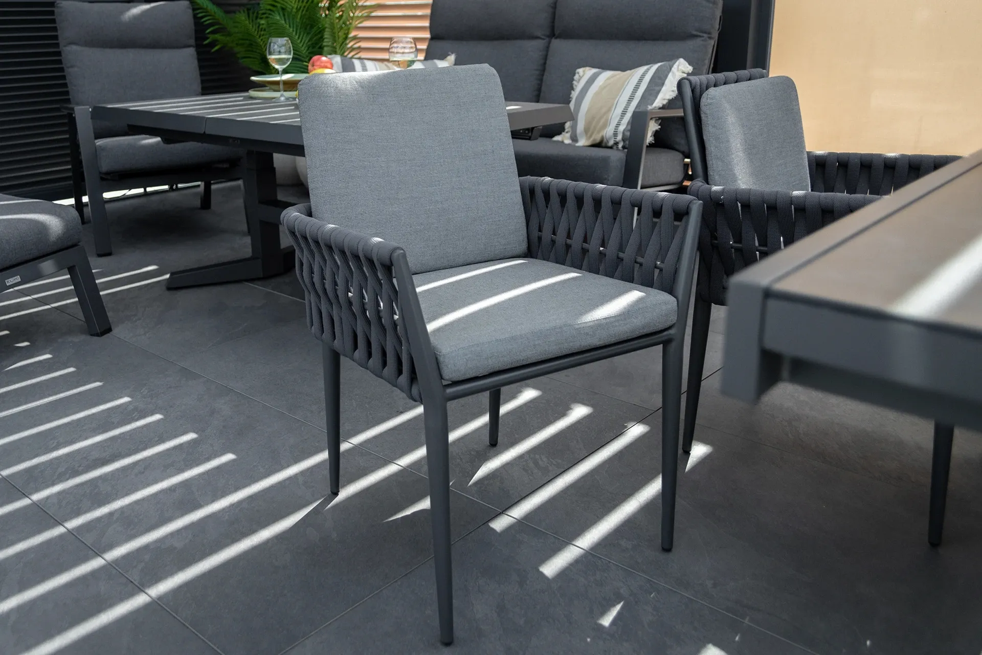 Krzesło ogrodowe HUG  61x60x81 Couture Jardin antracytowe aluminium