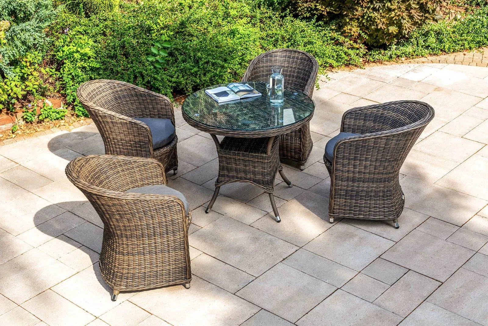 Zestaw kawowy mebli ogrodowych FILIP II Ø90 Oltre royal piaskowy technorattan