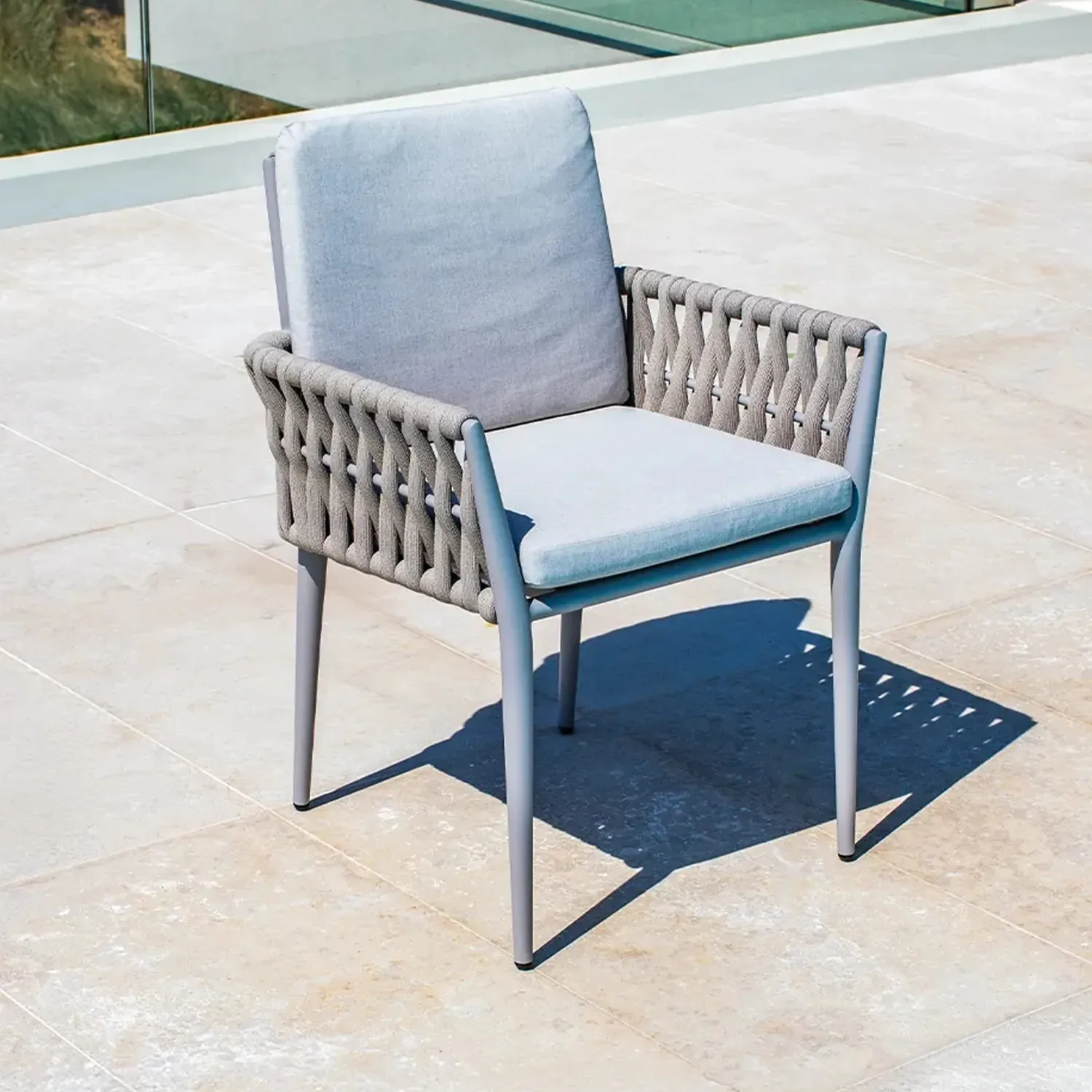 Krzesło ogrodowe HUG 61x60x81 Couture Jardin szarobeżowe aluminium