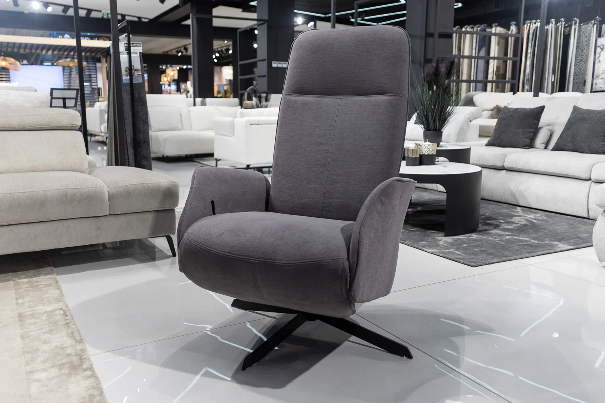 Fotel Orion - wyprzedaż ekspozycji Homms