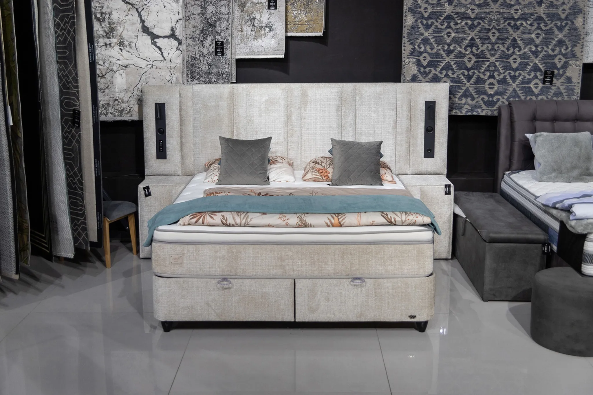 Łóżko Riviera 180x200cm kontynentalne z materacem beżowe - wyprzedaż ekspozycji Homms