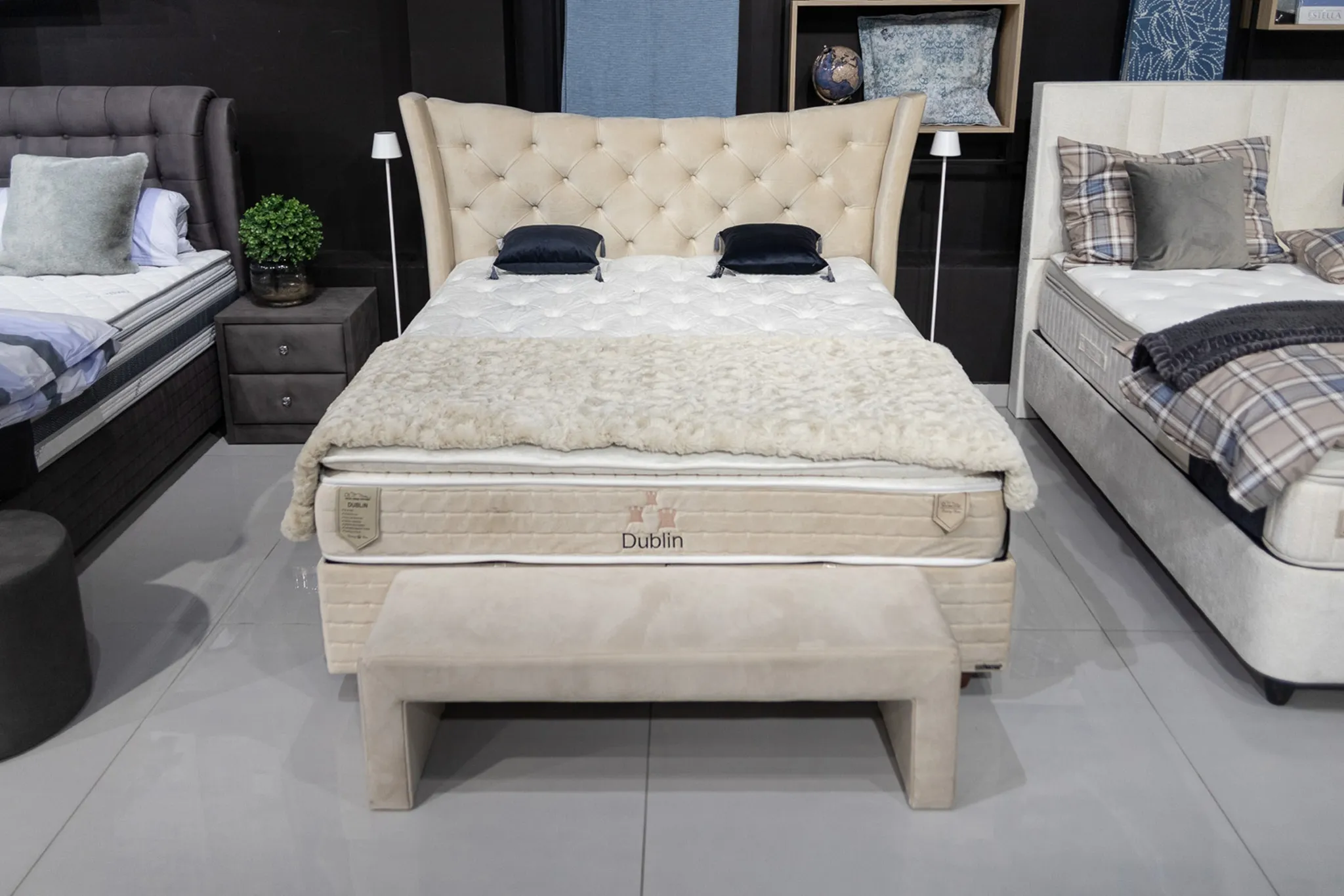 Łóżko kontynentalne Dublin z materacem 160x200 - wyprzedaż ekspozycji Homms