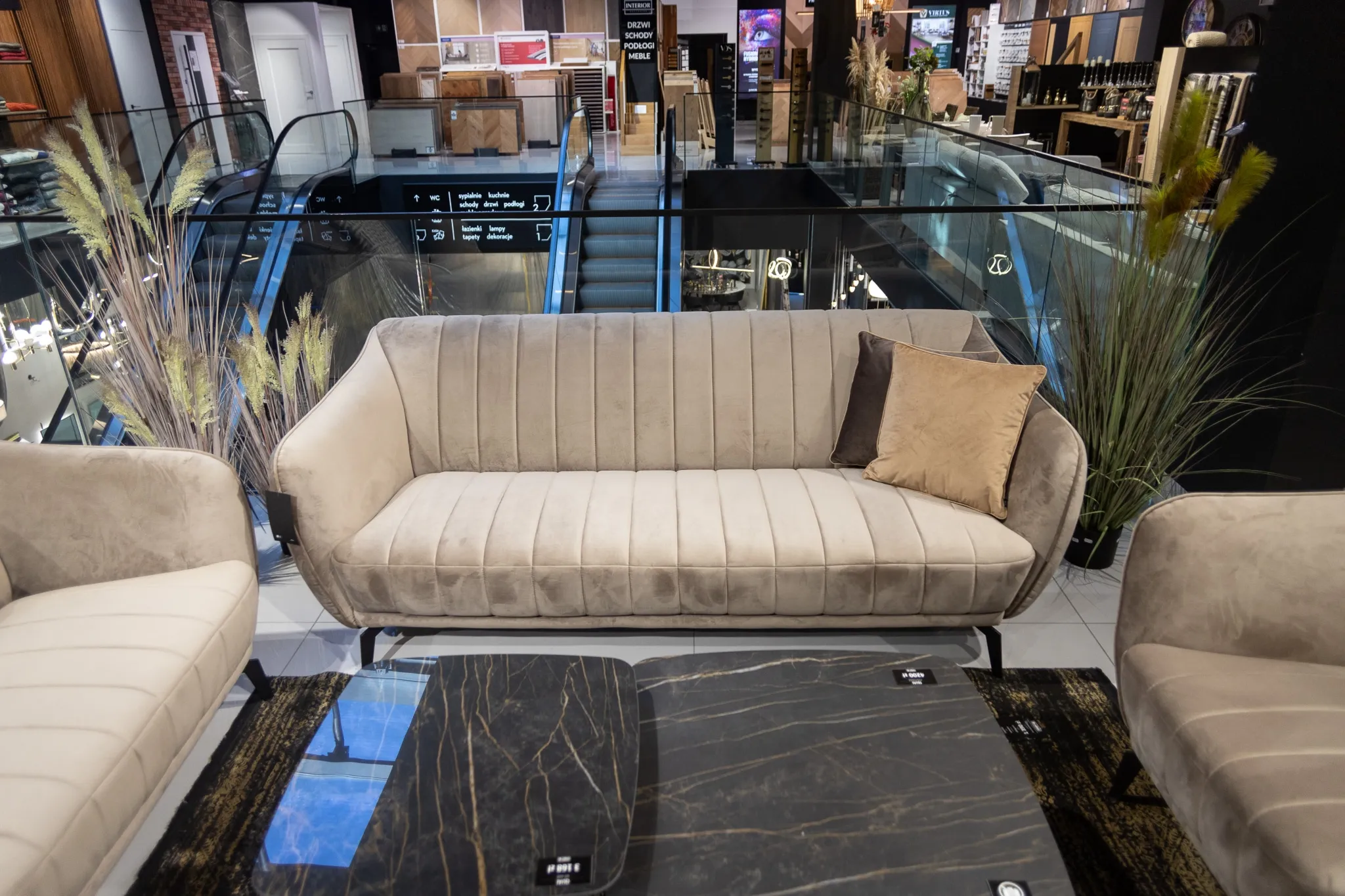 Sofa trzyosobowa Flori Canvani - wyprzedaż ekspozycji Homms