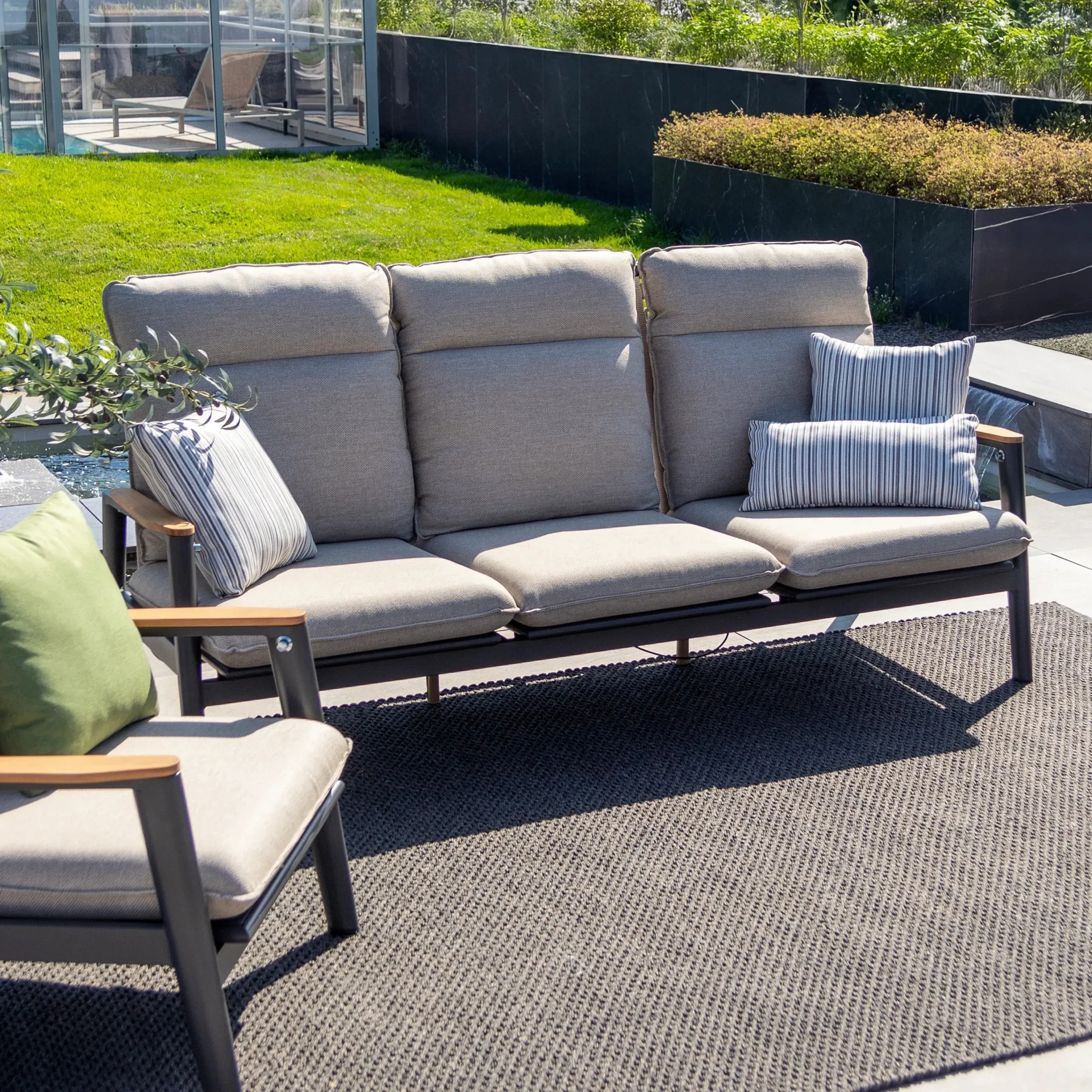 Bolzano  massimo Sofa ogrodowa 3 osobowa 213x86 beżowa aluminium