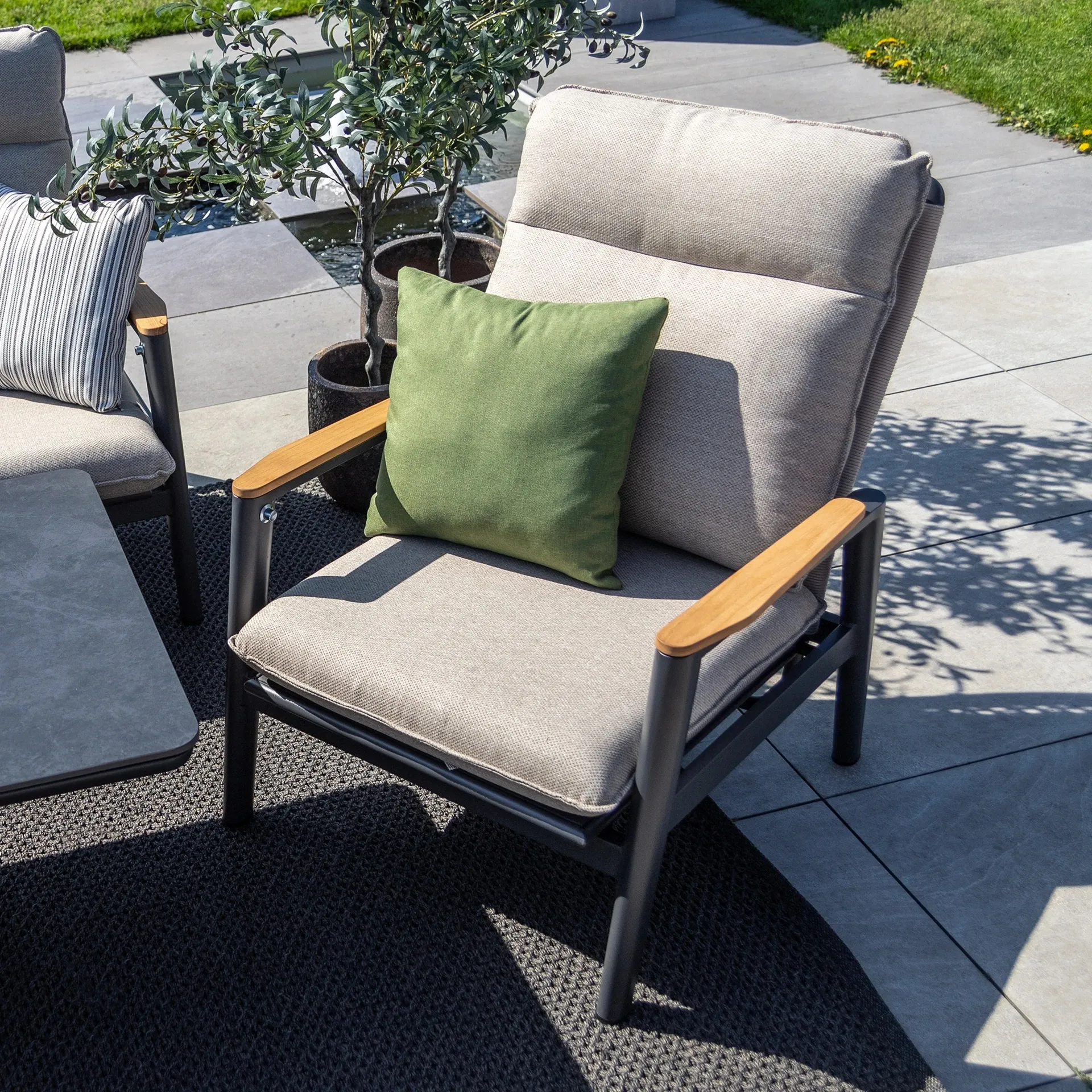 Bolzano Massimo fotel ogrodowy 79x86 beżowy aluminium