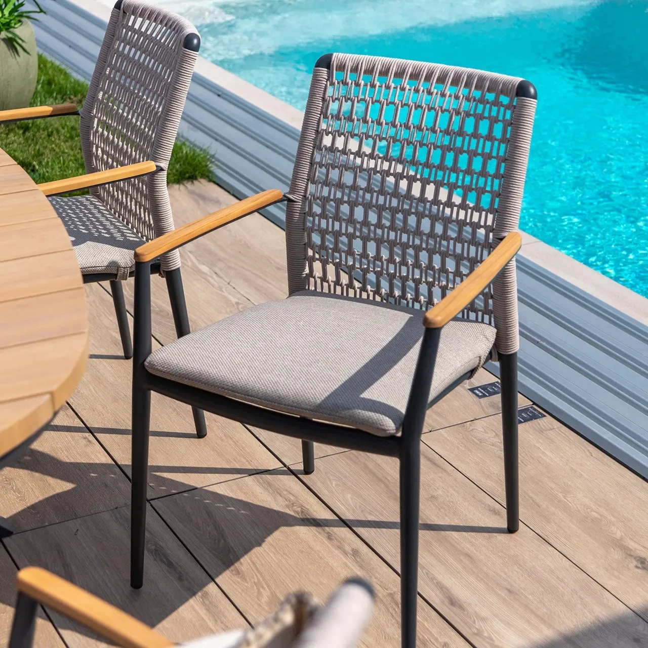 Bolzano Martaio Krzesło ogrodowe 56x60 beżowe aluminium