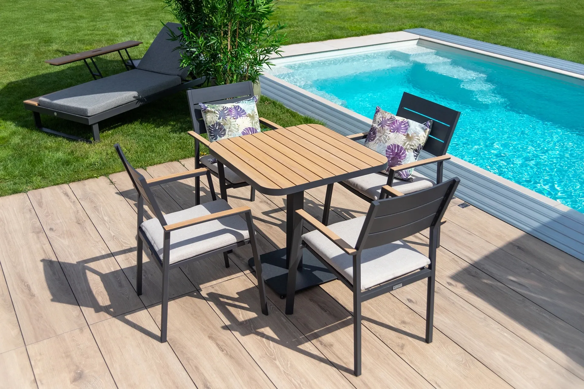 Bolzano zestaw mebli ogrodowych horeca stół Bolonia 75x75 krzesło Zefiro czarny aluminium