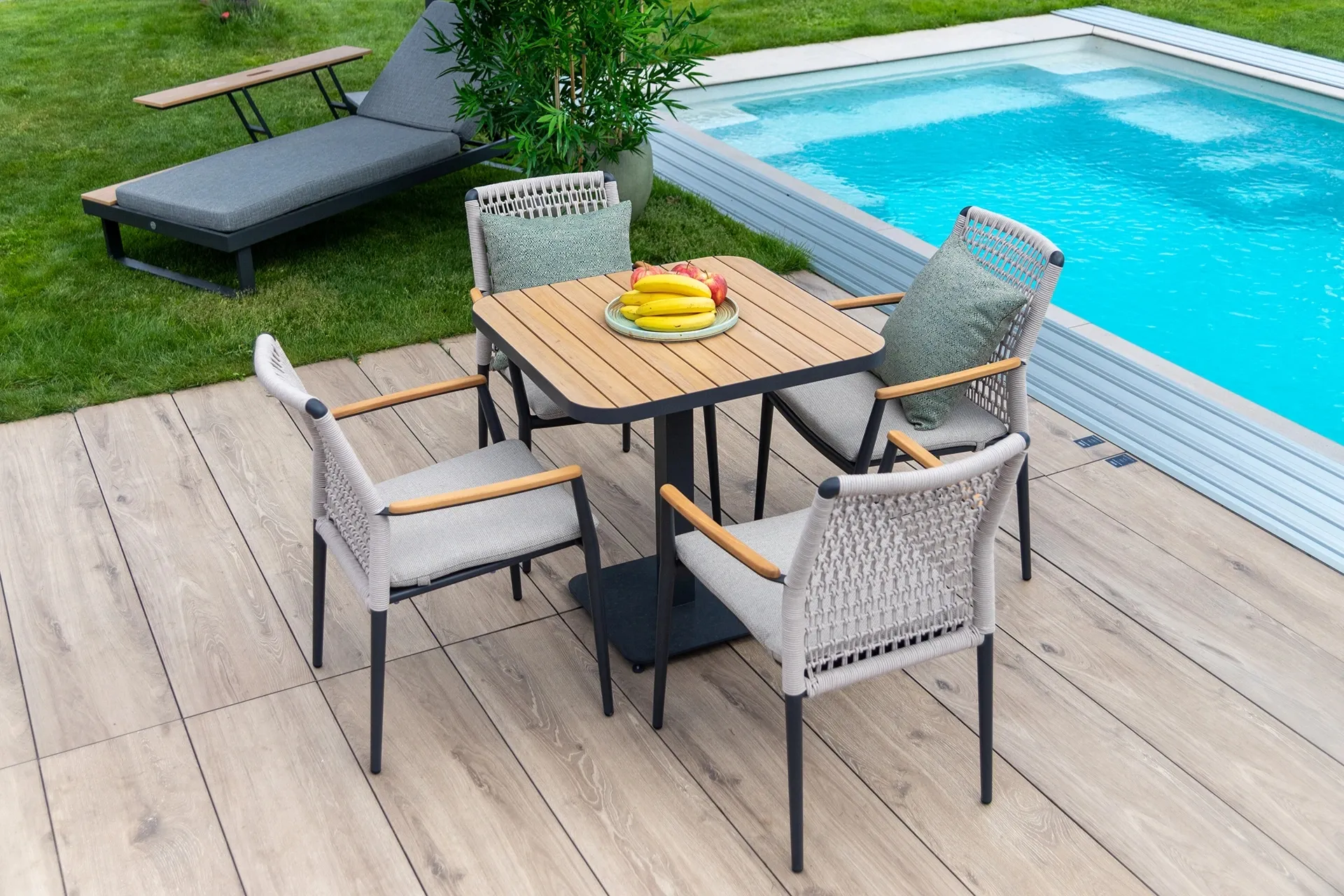 Bolzano zestaw mebli ogrodowych horeca stół Bolonia 75x75 krzesło Martaio czarny/beż aluminium