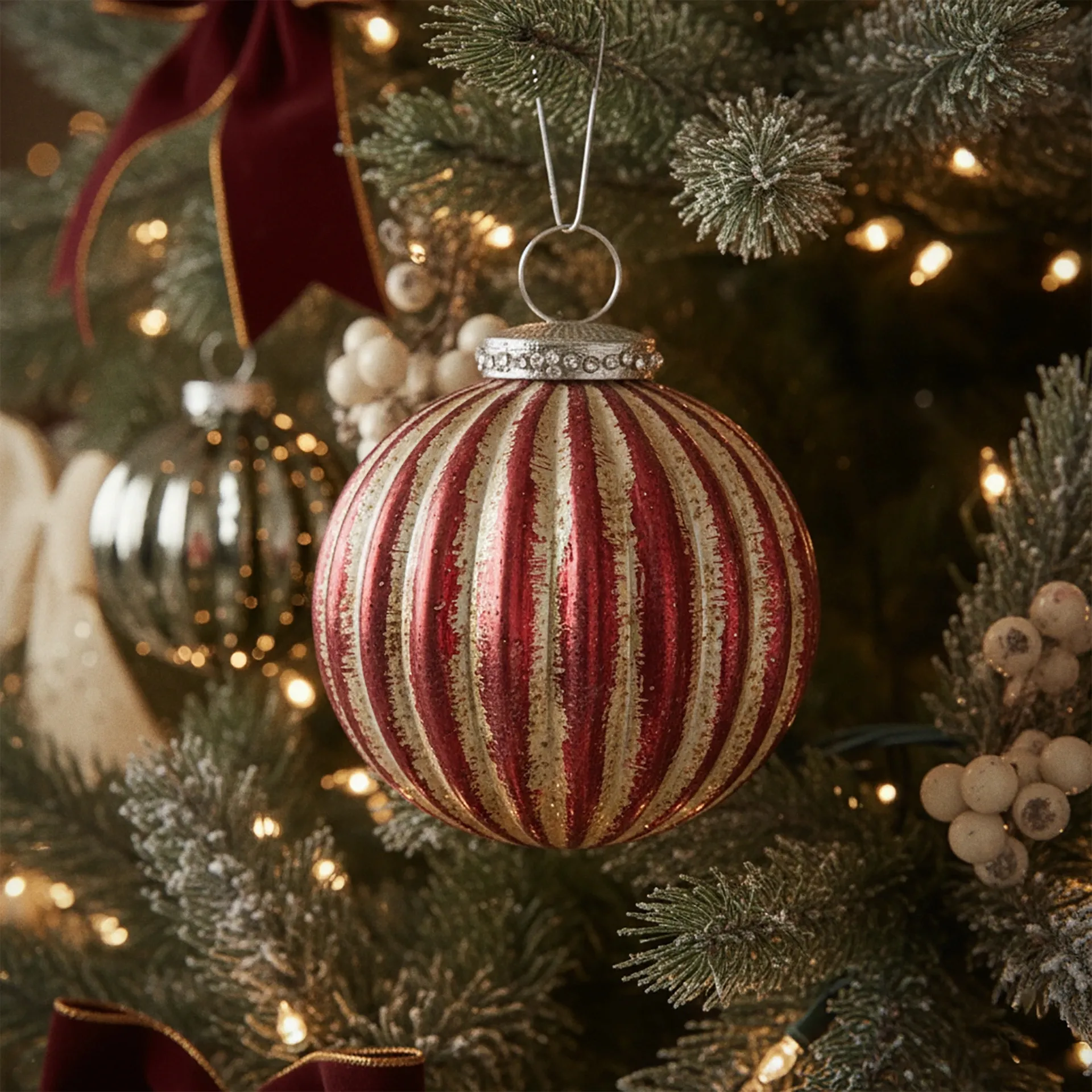 Czerwona błyszcząca bombka OLIWIA Ø70 mm Bizzotto